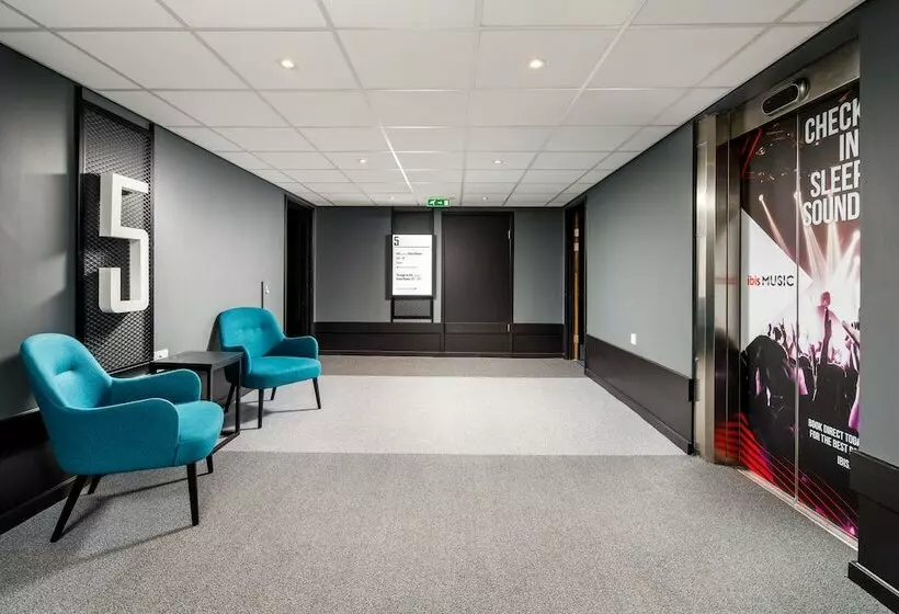 ホテル Ibis London Heathrow Terminal 5