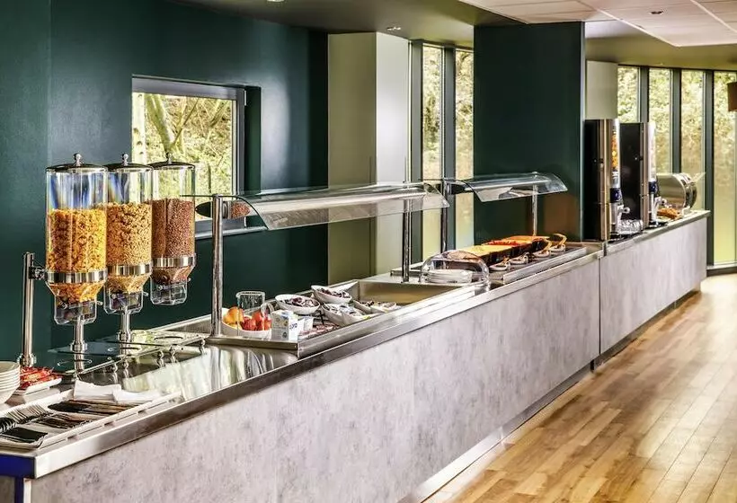 ホテル Ibis London Heathrow Terminal 5