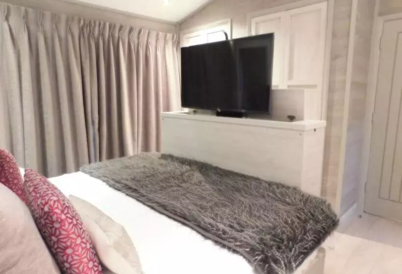 Inviting 3bed Lodge In Norfolk