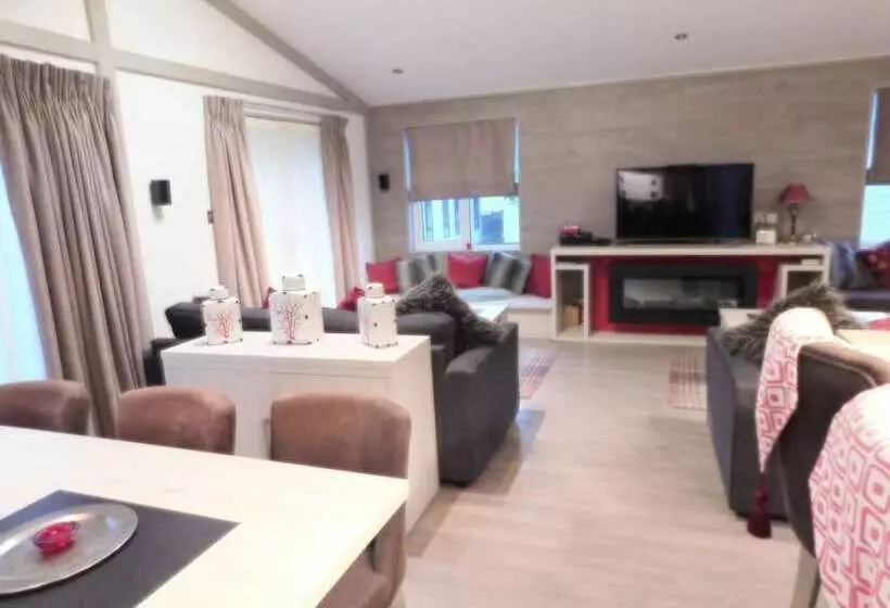 Inviting 3bed Lodge In Norfolk