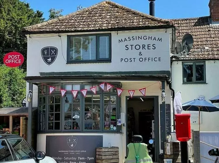 Luxury 1 Bed Cottage With Hot Tub And Log Burner