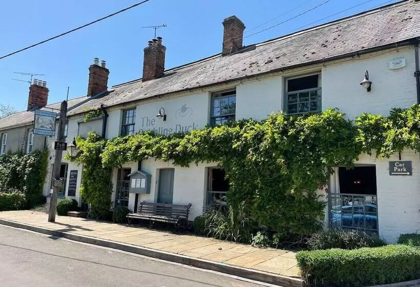 Luxury 1 Bed Cottage With Hot Tub And Log Burner