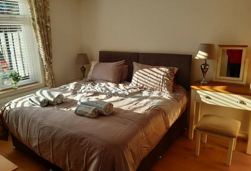 إقامة Oakdene.....perfect For Couple Or Singles