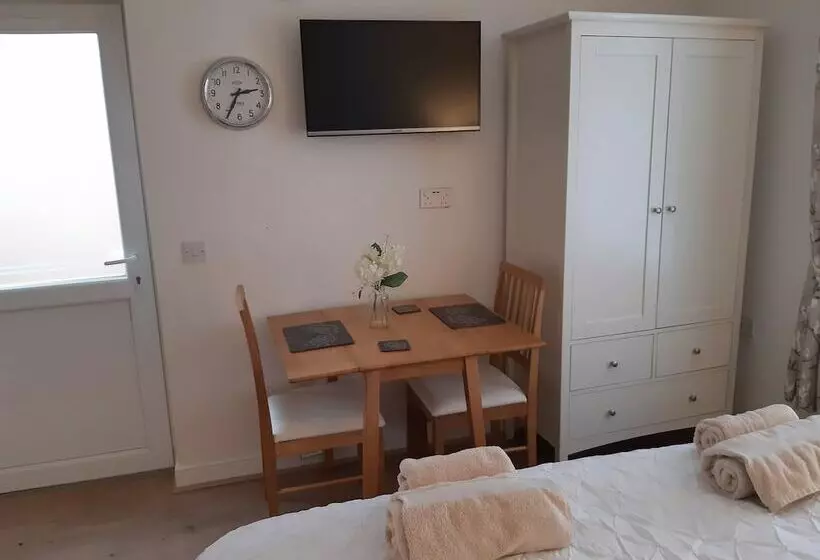 Residenssi Oakdene.....perfect For Couple Or Singles