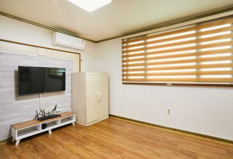 Daecheon Sinhwa Pension