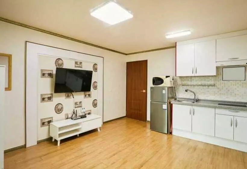 Daecheon Sinhwa Pension