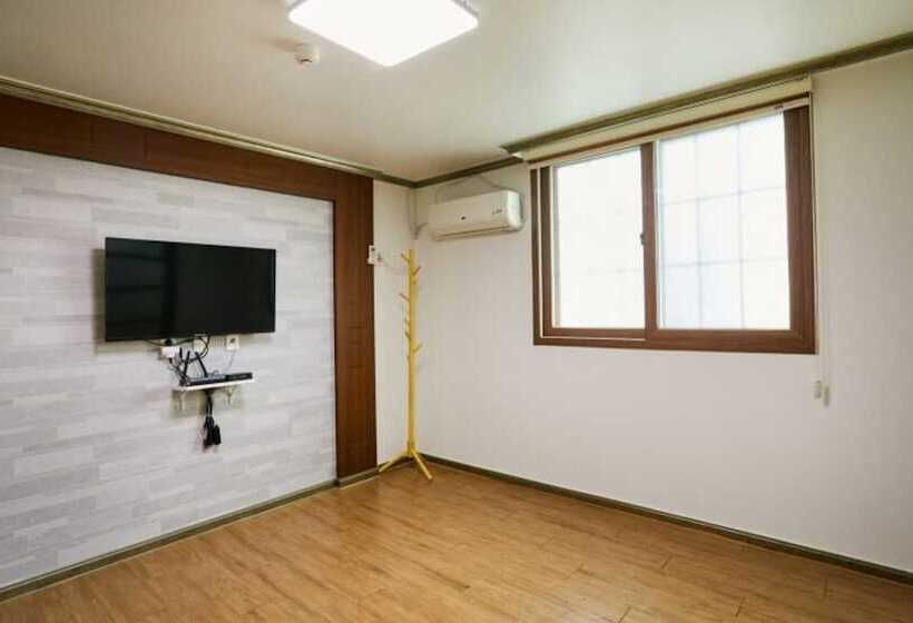 Daecheon Sinhwa Pension