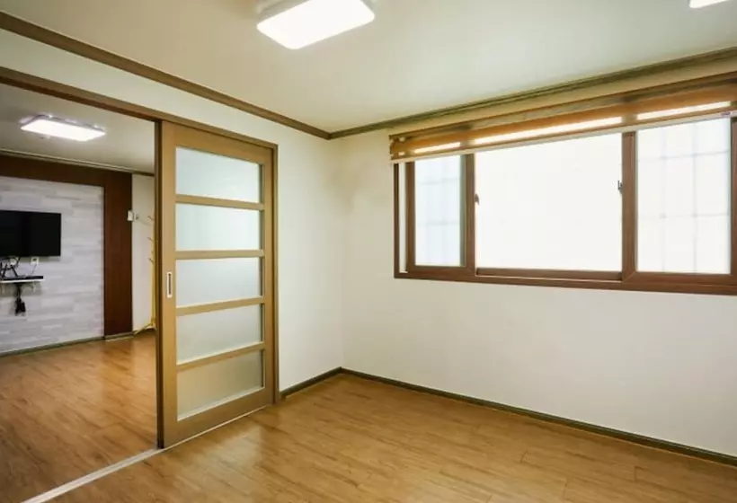 Daecheon Sinhwa Pension