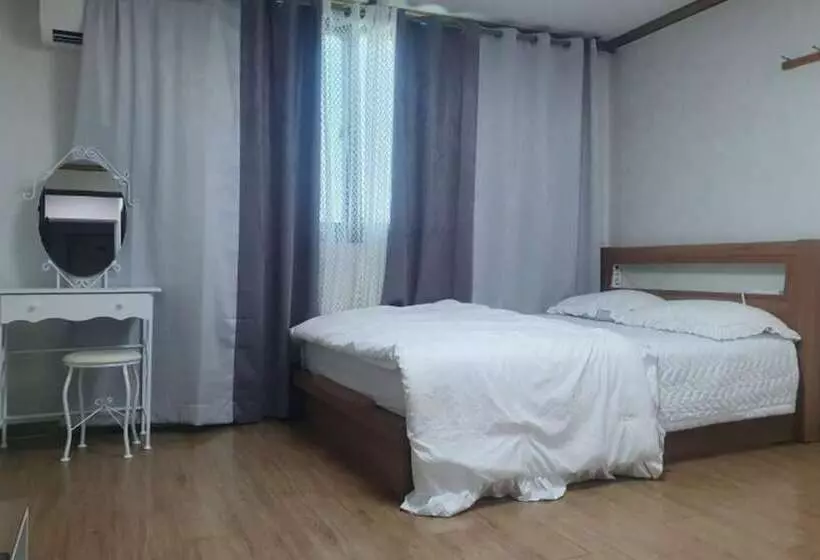 Daecheon Sinhwa Pension