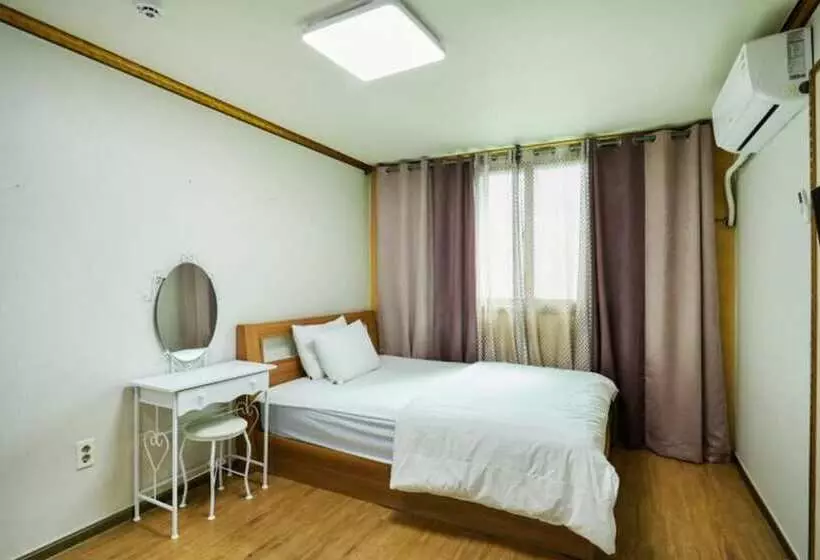 Daecheon Sinhwa Pension