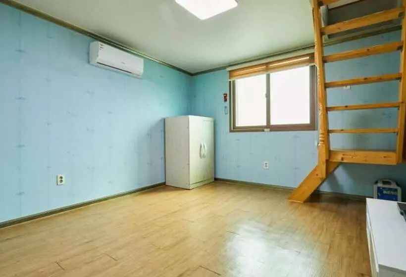 Daecheon Sinhwa Pension