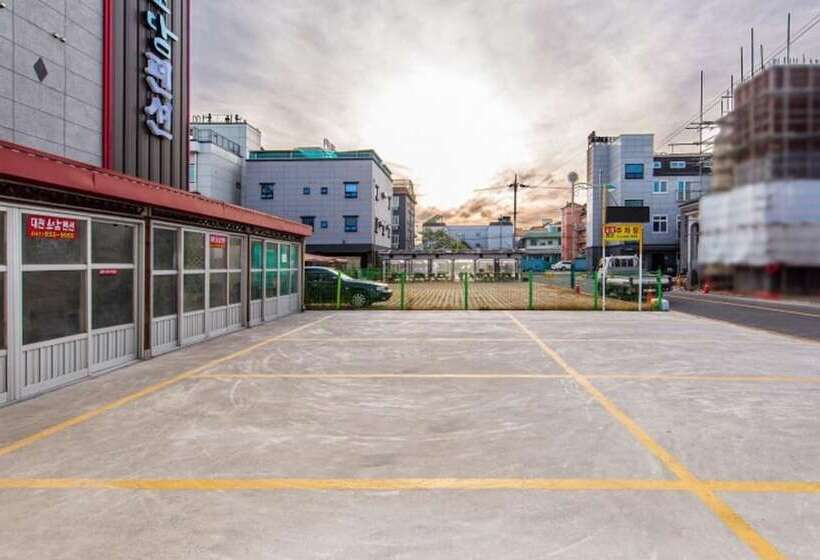 Daecheon Sinhwa Pension