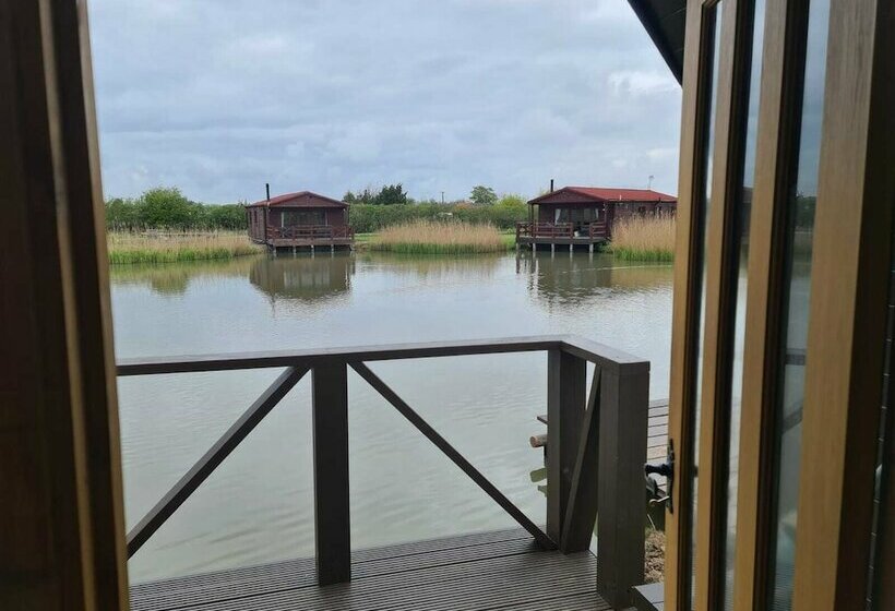 Lakeside Fishing Pods