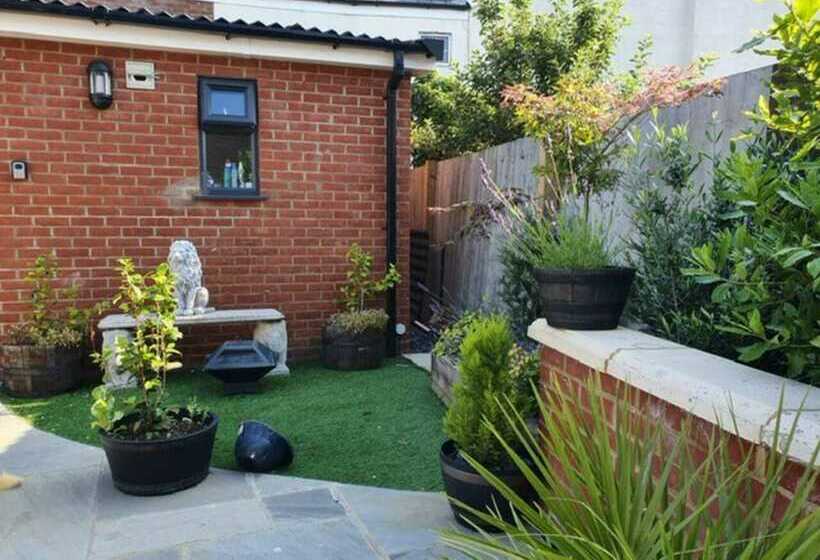 住所 Leading Accommodation For Bicester Village!