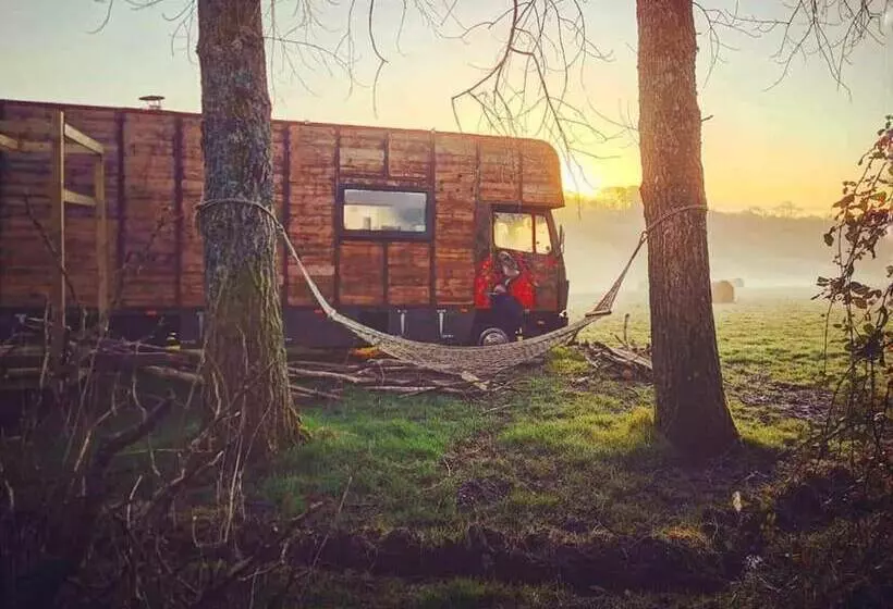 Hotelli Gorgeous Horsebox At Glamp In Style In East Sussex