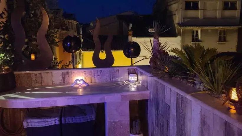 Hotelli Loveroom La Garçonn Hyeres