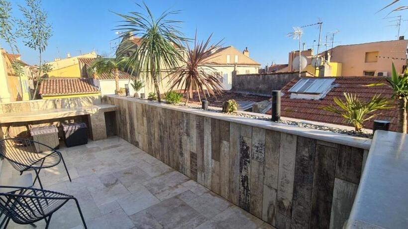 Отель Loveroom La Garçonn Hyeres