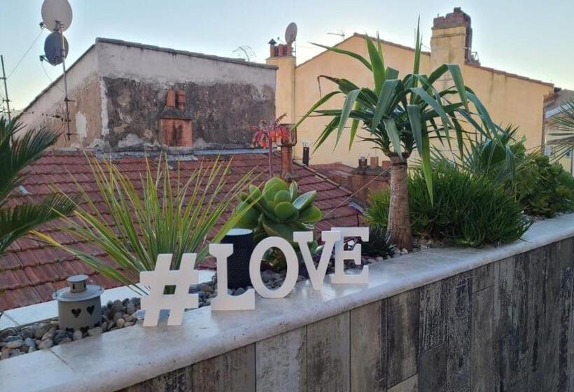 Отель Loveroom La Garçonn Hyeres