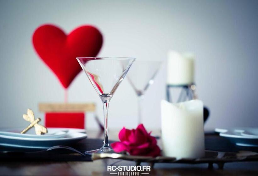 Отель Loveroom La Garçonn Hyeres