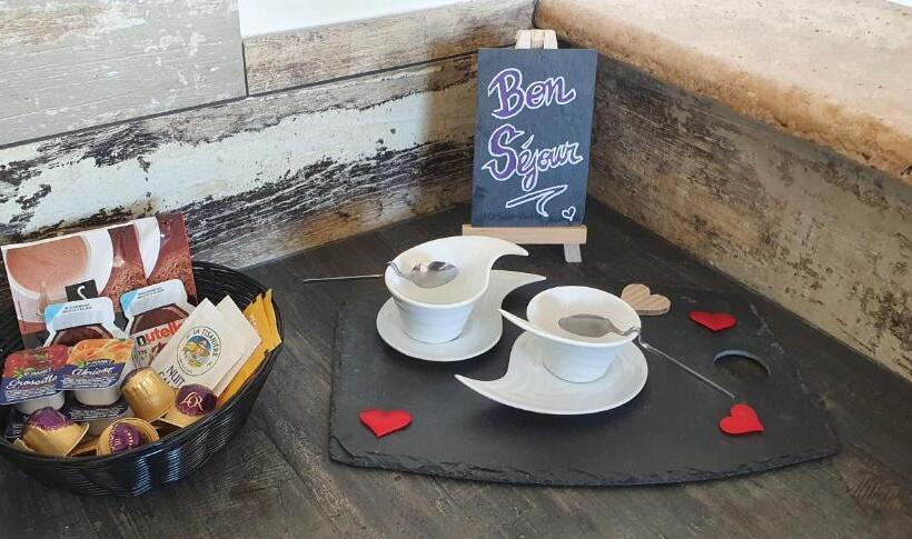 Отель Loveroom La Garçonn Hyeres