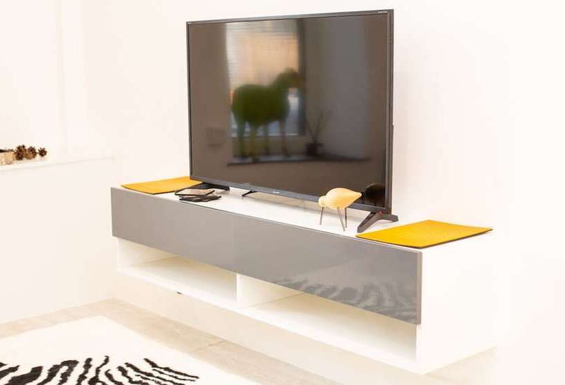 James  Place At Castle Cottage