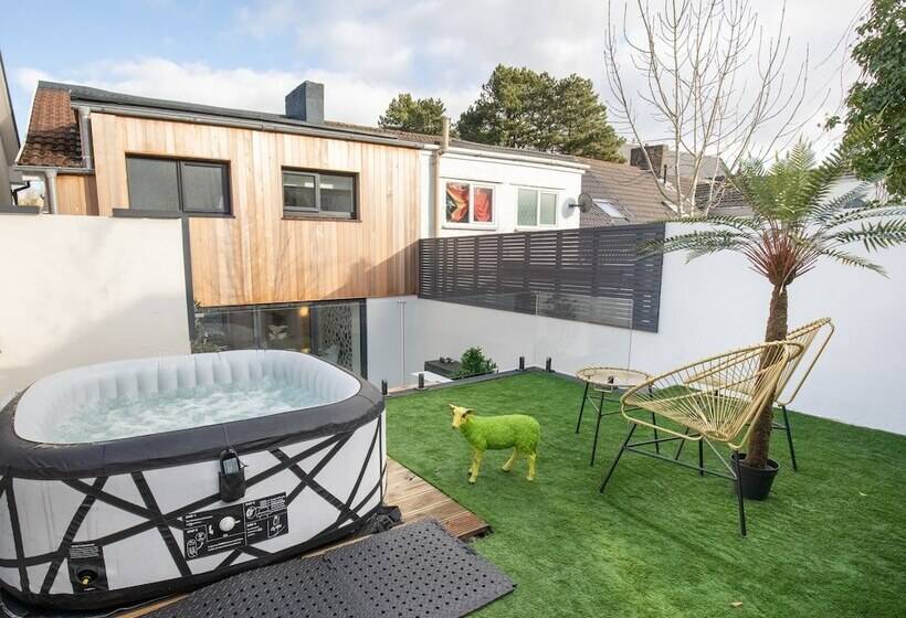 James  Place At Castle Cottage