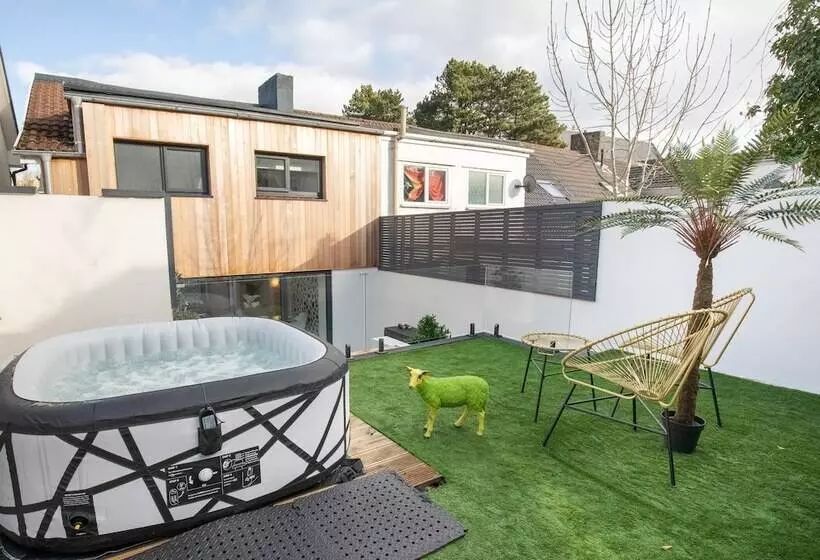 James  Place At Castle Cottage