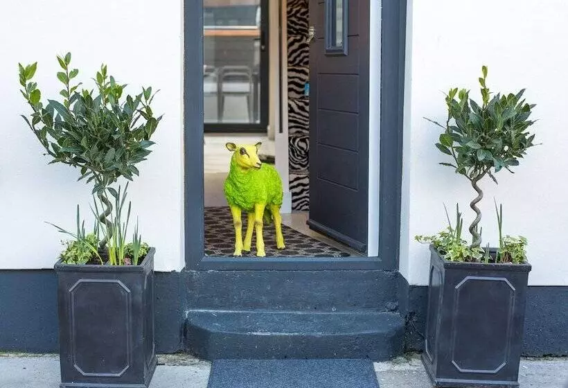 James  Place At Castle Cottage