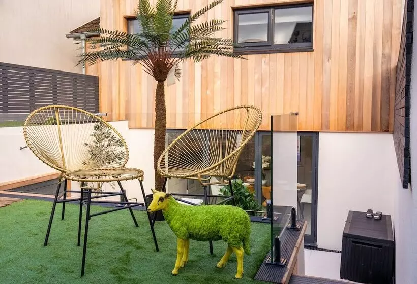 James  Place At Castle Cottage