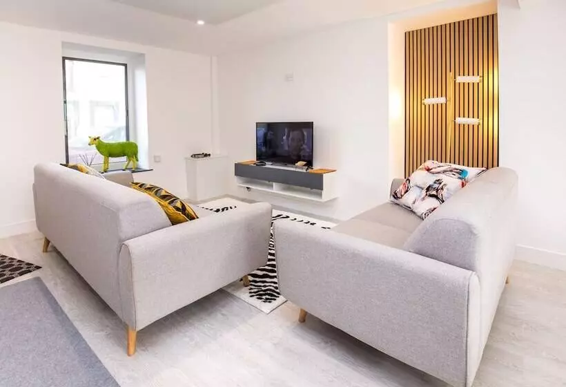 James  Place At Castle Cottage