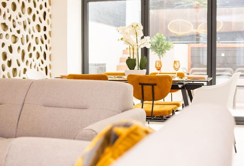 James  Place At Castle Cottage