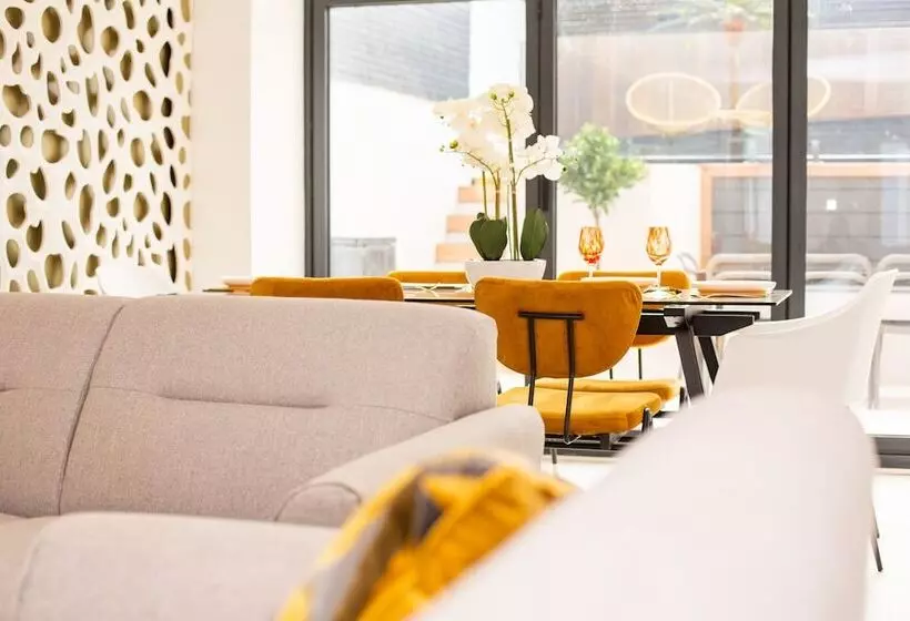 James  Place At Castle Cottage