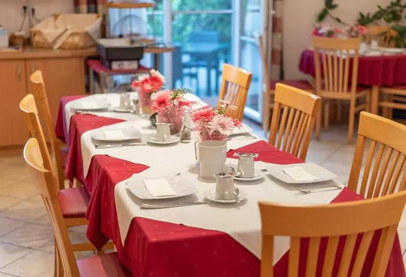 Bed and Breakfast Garni Oasis Loipersdorf