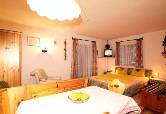 Alpenwelt Pension Und Camping