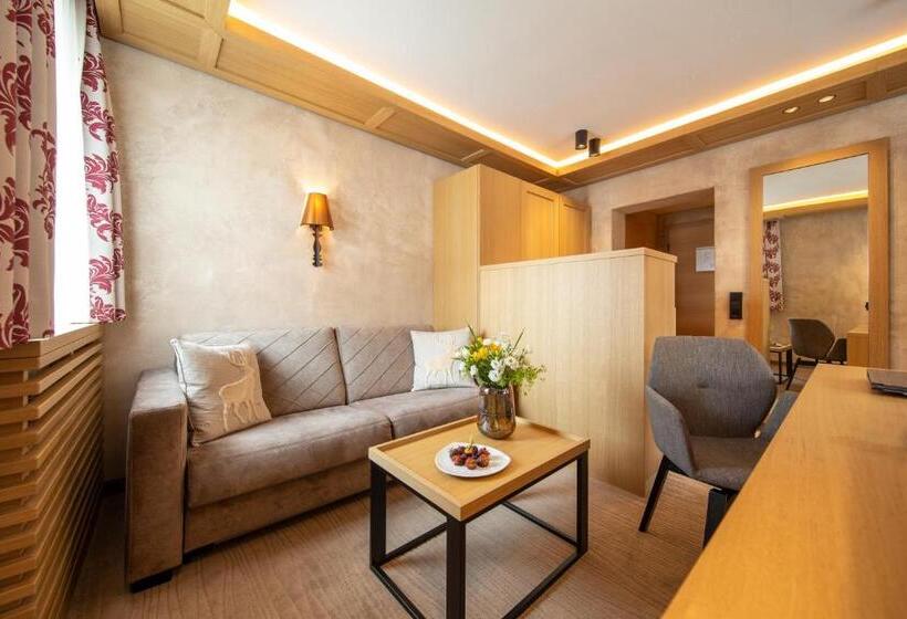 酒店 Alpina Deluxe