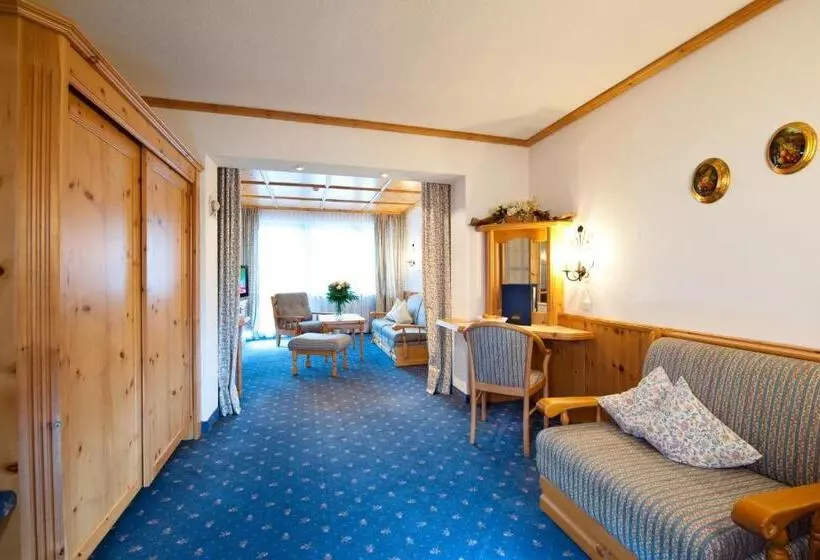 Отель Alpina Deluxe