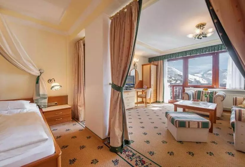 Отель Alpina Deluxe