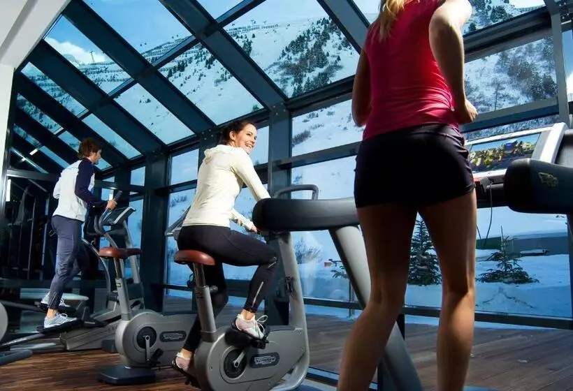 Отель Alpina Deluxe