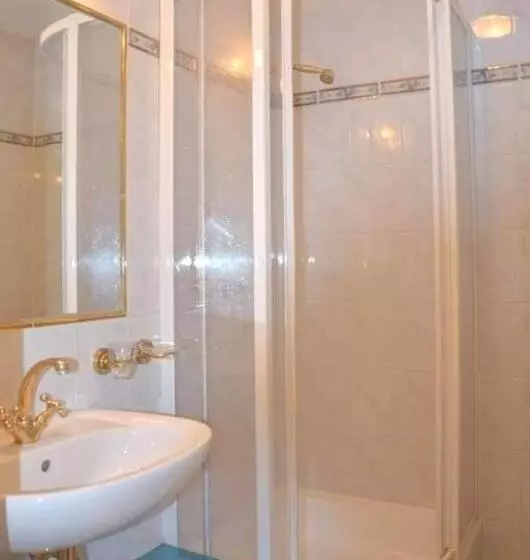 Отель Apartment Grattschlössl