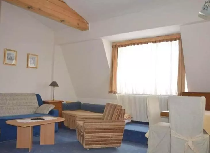 Отель Apartment Grattschlössl