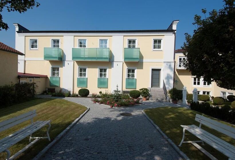 ホテル Biedermeier Hof