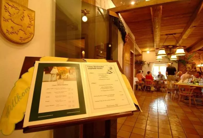 Отель Biedermeier Hof