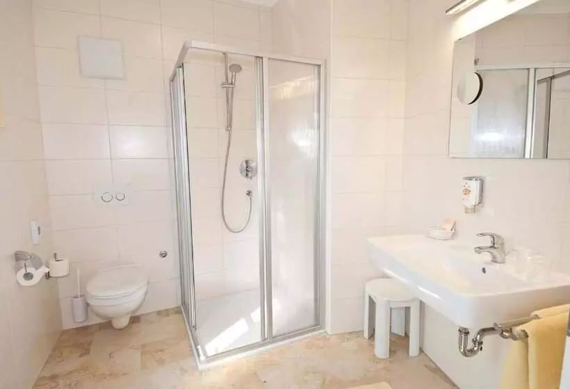 Отель Biedermeier Hof