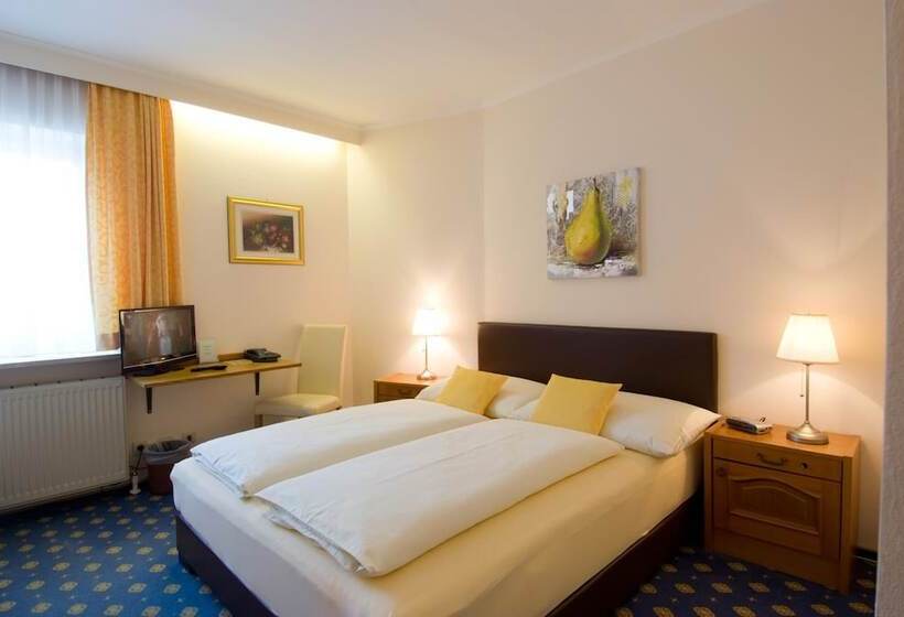 ホテル Biedermeier Hof