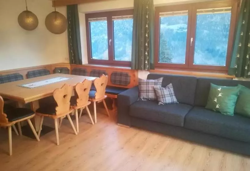 Hotelli Ferienhaus Gundolf Peter
