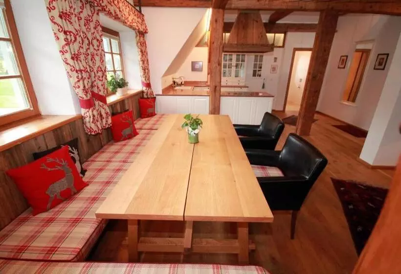 ホテル Hochsteg Gütl | Traunsee Salzkammergut