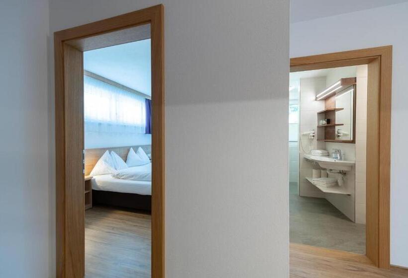 فندق Pension Egger