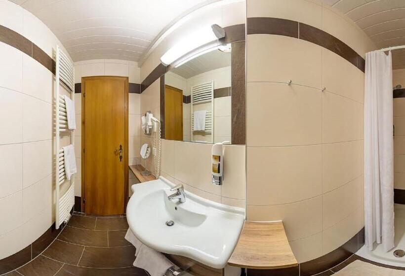 فندق Pension Egger