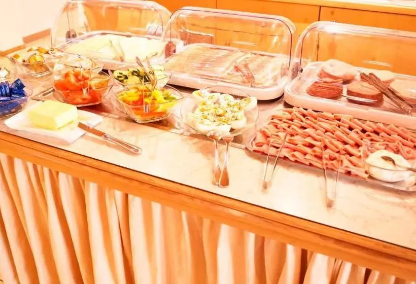 Отель Pinzger Tux