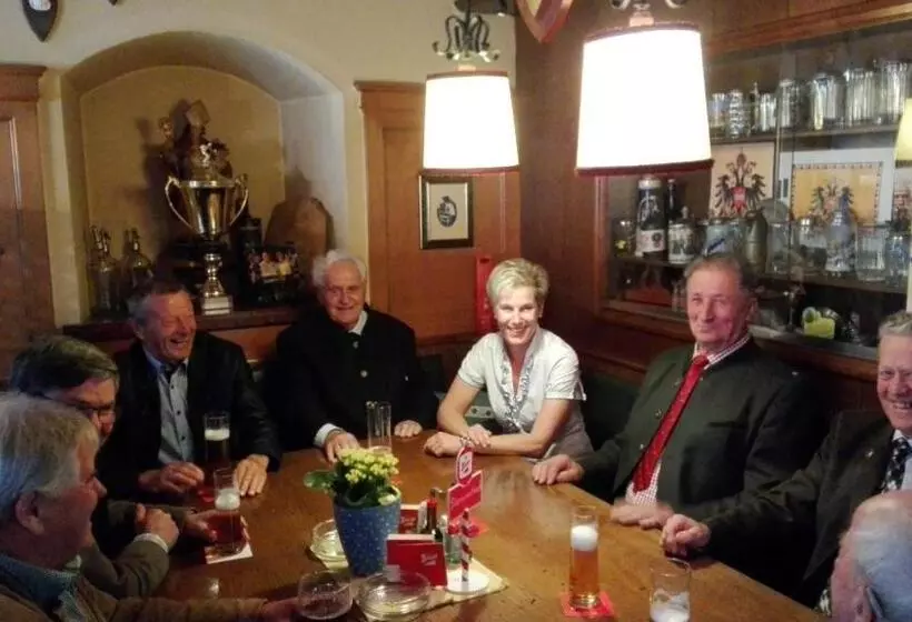 ペンション Landgasthof Santner